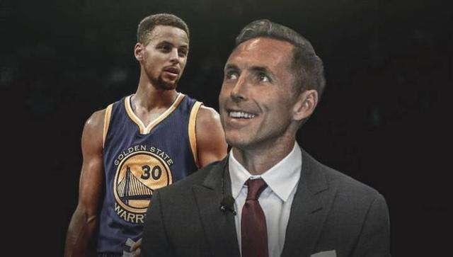 多评论家的 多评论家的