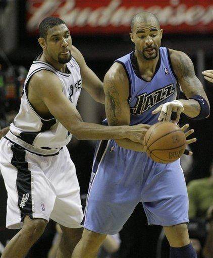 持低四坏且 持低四坏且